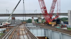 成都机场高速15联桥面剪力键焊接  D6匝道预拼